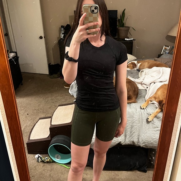 lululemon athletica Tops - Lululemon Black Swiftly Tech Short Sleeve Shirt - Size 2